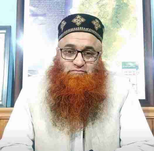 Mufti Nazir Ahmad Qasmi: A Guiding Light and Spiritual Figure for the Muslim Community 1 Mufti Nazir Ahmad Qasmi: A Guiding Light and Spiritual Figure for the Muslim Community